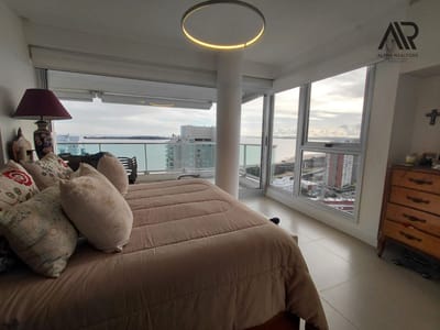 Apartamento en venta c/ cochera en Playa Mansa
