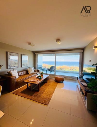 Apartamento en venta c/ cochera en Playa Mansa
