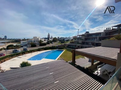 Apartamento en venta c/ cochera en La Barra