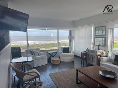 Apartamento en alquiler temporario c/ cochera en Playa Brava