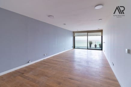 Apartamento en venta c/ cochera en Puerto Buceo