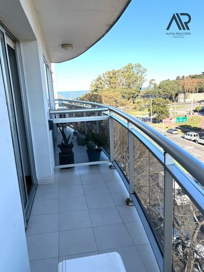 Apartamento en venta c/ cochera en Buceo
