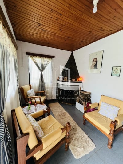 Casa en Venta a media cuadra Boulevard Artigas - Ideal para Renta.