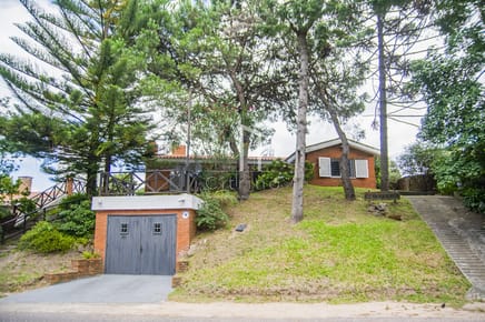 Muy linda casa en venta, ideal para vivir todo el año!!!!