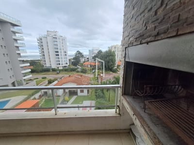 Apartamento en venta de 2 dormitorios en suite en Torre Moon,  Punta del Este