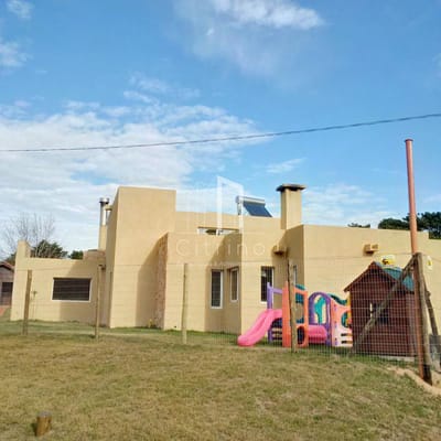 Casa 3 dormitorios en alquiler Playa Mansa