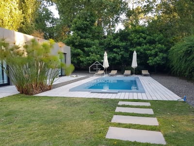 Casa estilo Moderno en Barrio Privado La Arbolada