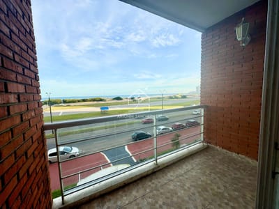 Apartamento de 2 domritorios en venta, 1ra linea de playa brava!