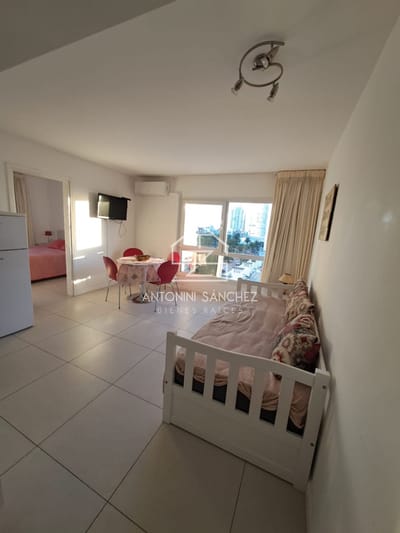En venta y alquiler apartamento de 1 dormitorio en suite con garage, península, Punta del Este