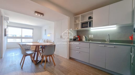 Apartamento de 1 dormitorio y 1 baño, garage, bajos gastos, excelentes servicios.