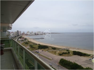 Apartamento en Venta de 3 dormitorios en Punta del este , Playa Mansa , Vista al mar , Edificio Coral