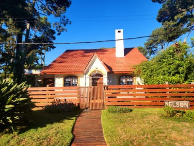 En venta casa de 3 dormitorios en Pinares, Punta del Este
