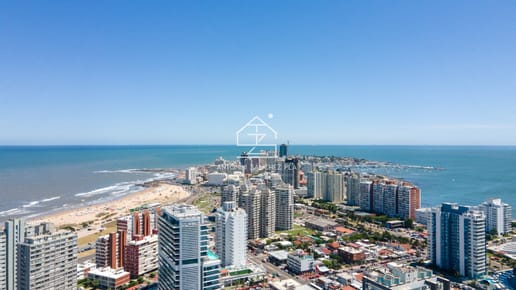 Venta, Penthouse, con 4 dormitorios + dep. servicio en Punta del este, terraza con vista panorámica