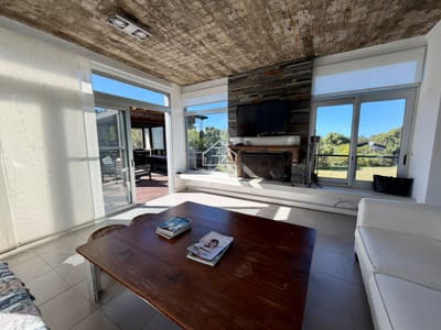 CASA EN VENTA DE 3 DORMITORIOS EN SUITE EN SAN VICENTE A TAN SOLO 150 METROS DEL MAR