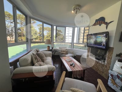 Hermoso y amplio departamento en Roosevelt - Venta