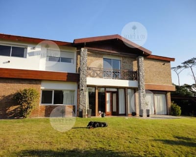 Venta casa en Pinares a una cuadra de la Playa