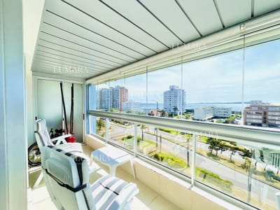 Apartamento de 2 Dormitorios y Parrillero a Pocos Metros de Playa Mansa