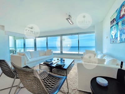 Venta y alquiler temporario de apartamento de tres dormitorios mas dependencia de servicio en Playa Brava