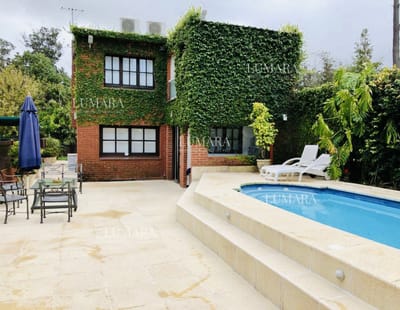 Alquiler temporario de casa con 3 Dormitorios con piscina y barbacoa en Jardines de Córdoba, Punta del Este