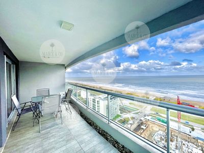 Apartamento de 2 Dormitorios y Parrillero con Vista al Mar en Playa Brava, Look Tower