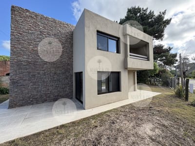Casa a estrenar de 2 dormitorios y medio en Pinares