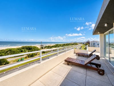 Penthouse de 3 Dormitorios en Primera Línea del Mar, Playa Brava Punta del Este