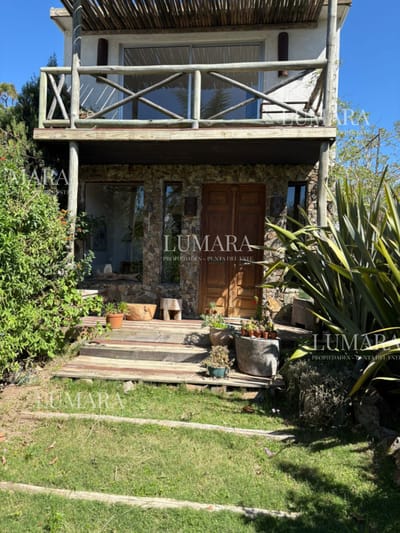 Casa de dos dormitorios en La Barra, a 300m de La Posta