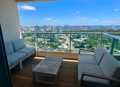 Apartamento en venta de 1 dormitorio en Punta del este , Playa brava , Torre con servicios , Gala vista