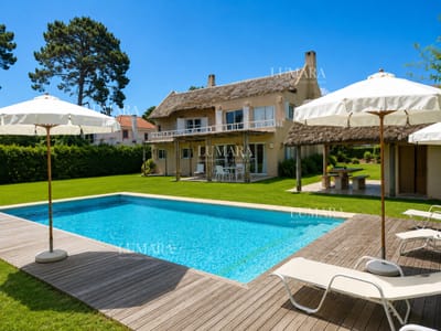 Casa de 5 Suites con Piscina y Parrillero en San Rafael, Punta del Este