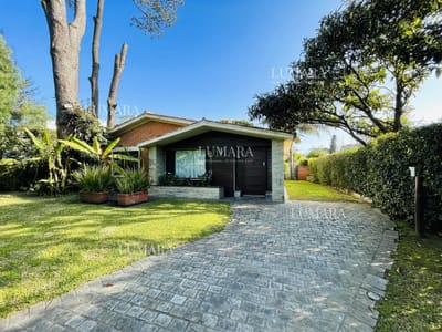 Casa de 3 Dormitorios y Piscina en Playa Mansa, Punta del Este
