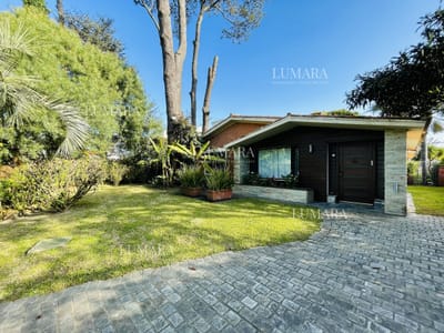 Casa de 3 Dormitorios y Piscina en Playa Mansa, Punta del Este