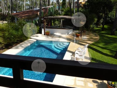 Alquiler Anual Excelente Casa de 4 Dormitorios con Piscina en Playa Mansa