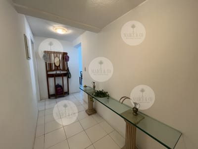 con piscina,garage y serv de mucama,vista total al mar