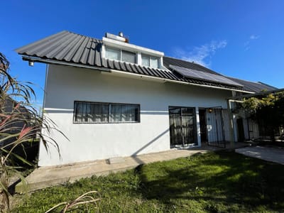 Casa con Apartamento Independiente en Venta - Espacio, Estilo y Confort en Colonia del Sacramento