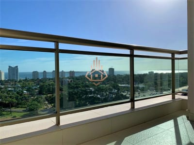 Venta departamento de 2 dormitorios + Vista al Mar. Piso alto.
