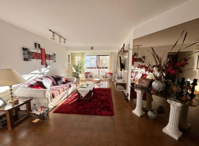 Vende Apartamento frente al mar en Brava, Punta del Este de 2 dormitorios.