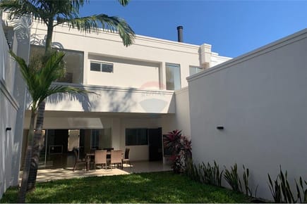 ALQUILO DUPLEX CON PISCINA EN MBURUCUYA