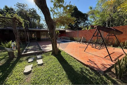 VENDO CASA QUINTA EN AREGUA