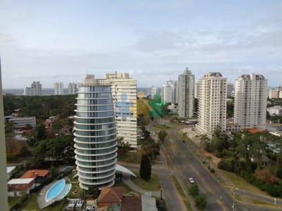 VENTA APARTAMENTO EN ROOSEVELT CON ESTUFA A LEÑA Y PARRILLERO PROPIO 3 DORMITORIOS - Ref : EQP3536