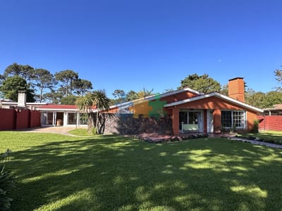 Punta del Este casa en venta de 3 dormitorios en Barrio Cantegril - Ref : EQP3756