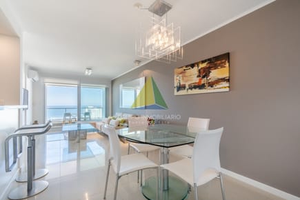 Apartamento de 2 Dormitorios en Playa Brava con Vista al Mar - Venta - Ref : EQP3874