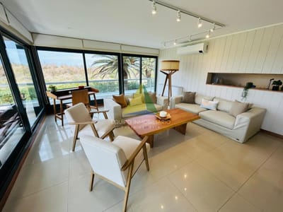 Apartamento en Alquiler, Playa Brava 3 dormitorios + servicio , Punta del Este - Ref : EQP4498