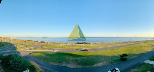 Penthouse a Estrenar de 2 Dormitorios frente a Playa Mansa - Venta - Ref : EQP4571