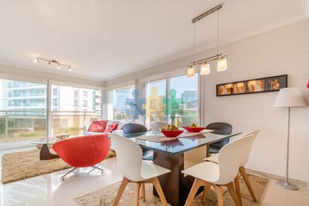 Moderno Apartamento de 3 Dormitorios a Pocas Cuadras del Mar En Venta, Playa Brava - Ref : EQP4861