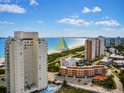 Departamento de 3 dormitorios en venta a pasos del mar. Gala Tower - Ref : EQP5091