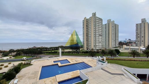 Departamento de 3 dormitorios + dependencia en venta, Playa Mansa. Torre Jefferson,. - Ref : EQP5167