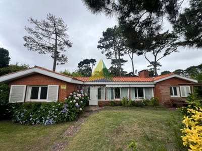 Hermosa casa en la zona de cantegril - Ref : EQP5442