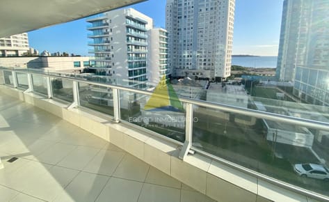 Apartamento 3 dormitorios en Playa Mansa Punta del Este - Ref : EQP5693