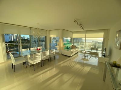 Apartamento de 3 dormitorios en venta en primeras paradas de playa mansa - Ref : EQP5810
