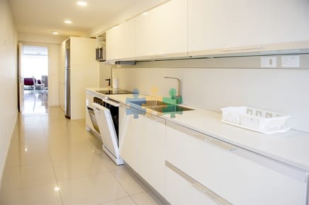 Departamento de 3 dormitorios en venta. Gran Oportunidad en Playa Mansa. - Ref : EQP6433